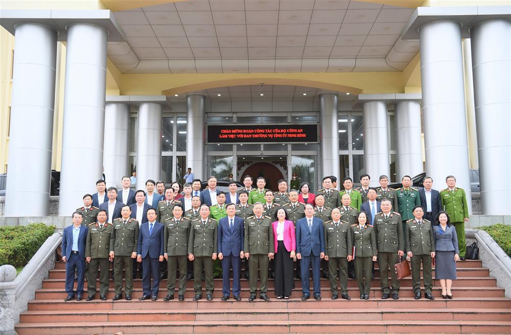 dai tuong to lam lam viec voi ban thuong vu tinh uy ninh binh hinh 3