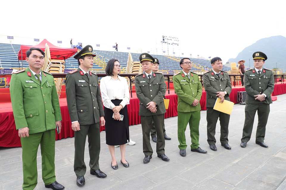 bao dam an ninh trat tu phuc vu nhan dan va du khach den tham quan chiem bai chua tam chuc hinh 1