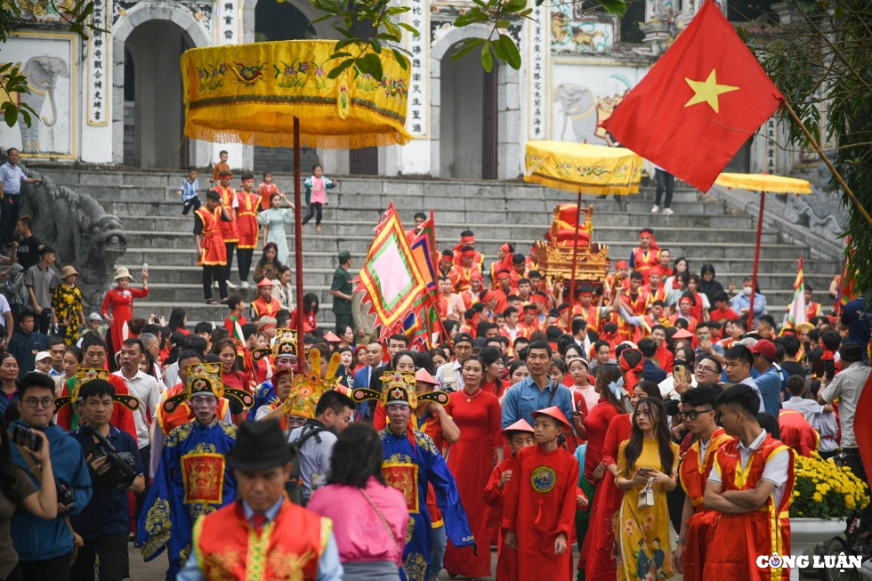 doc dao nghi le ruoc vua gia tai le hoi den sai hinh 7