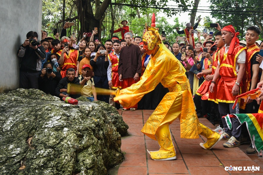 doc dao nghi le ruoc vua gia tai le hoi den sai hinh 6