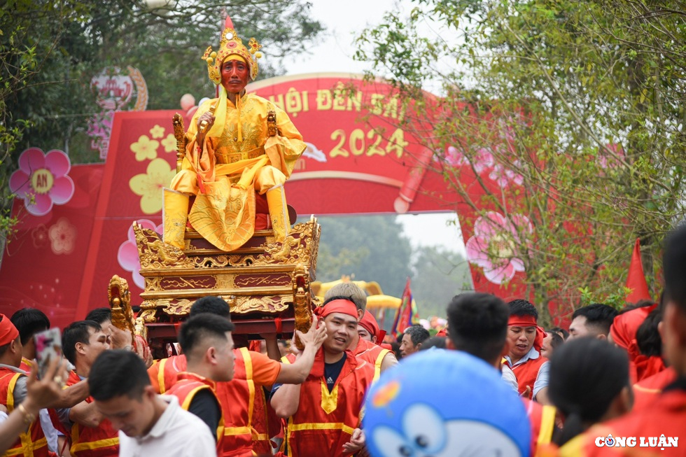 doc dao nghi le ruoc vua gia tai le hoi den sai hinh 1