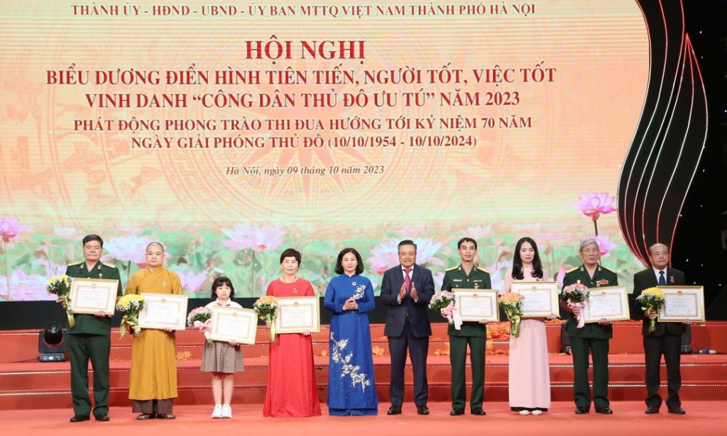 ha noi tang danh hieu nguoi tot viec tot nam 2024 cho 18 ca nhan hinh 1