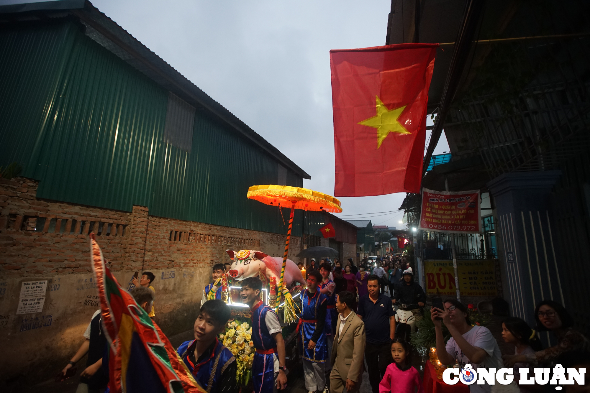 doc dao nghi le ruoc ong lon khong lo o lang la phu hinh 14