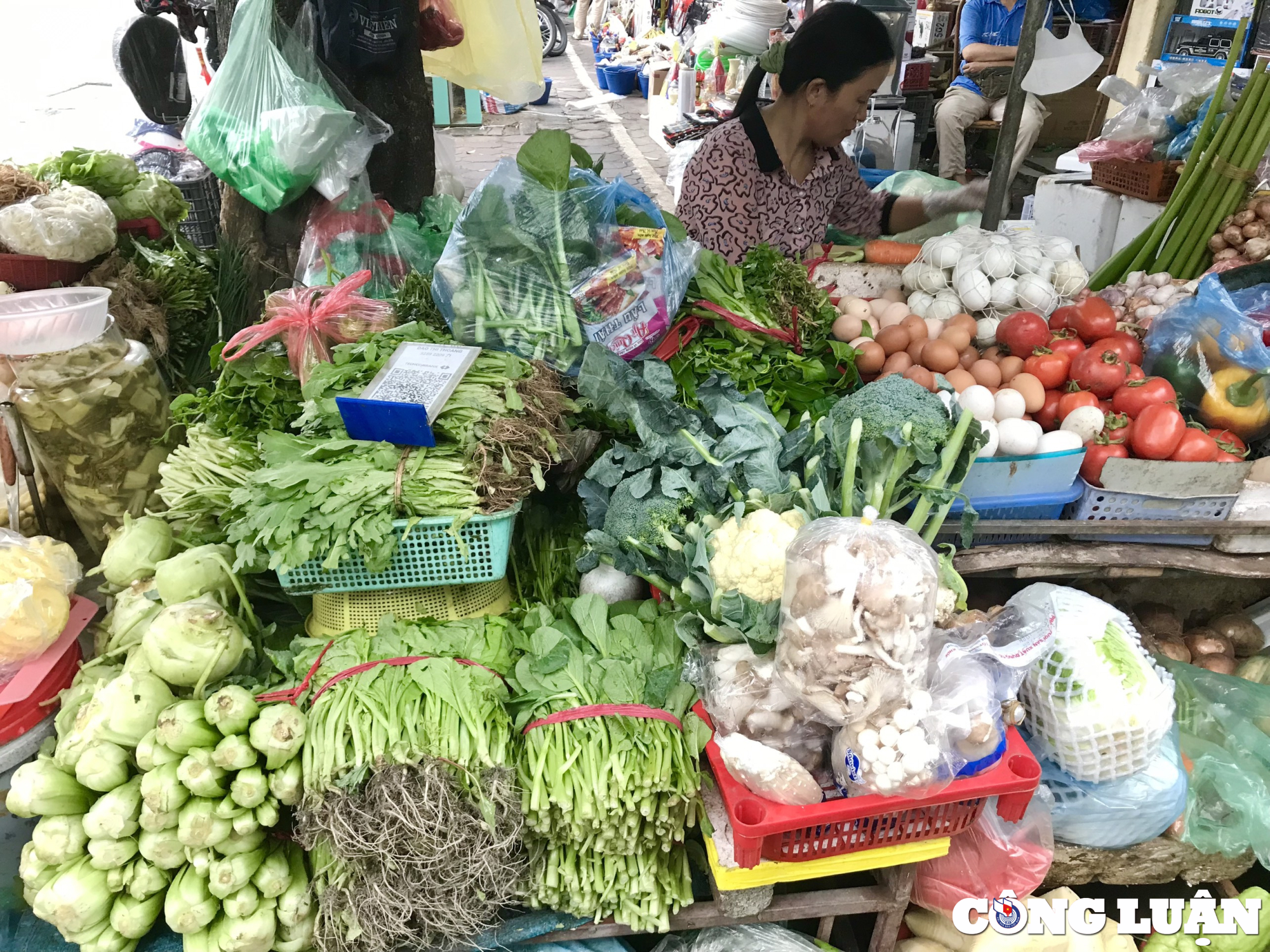 thi truong ram thang gieng hang hoa doi dao trau cau tang gia hinh 1