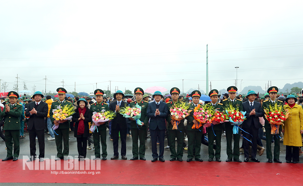 hon 1700 thanh nien ninh binh hang hai len duong nhap ngu hinh 2