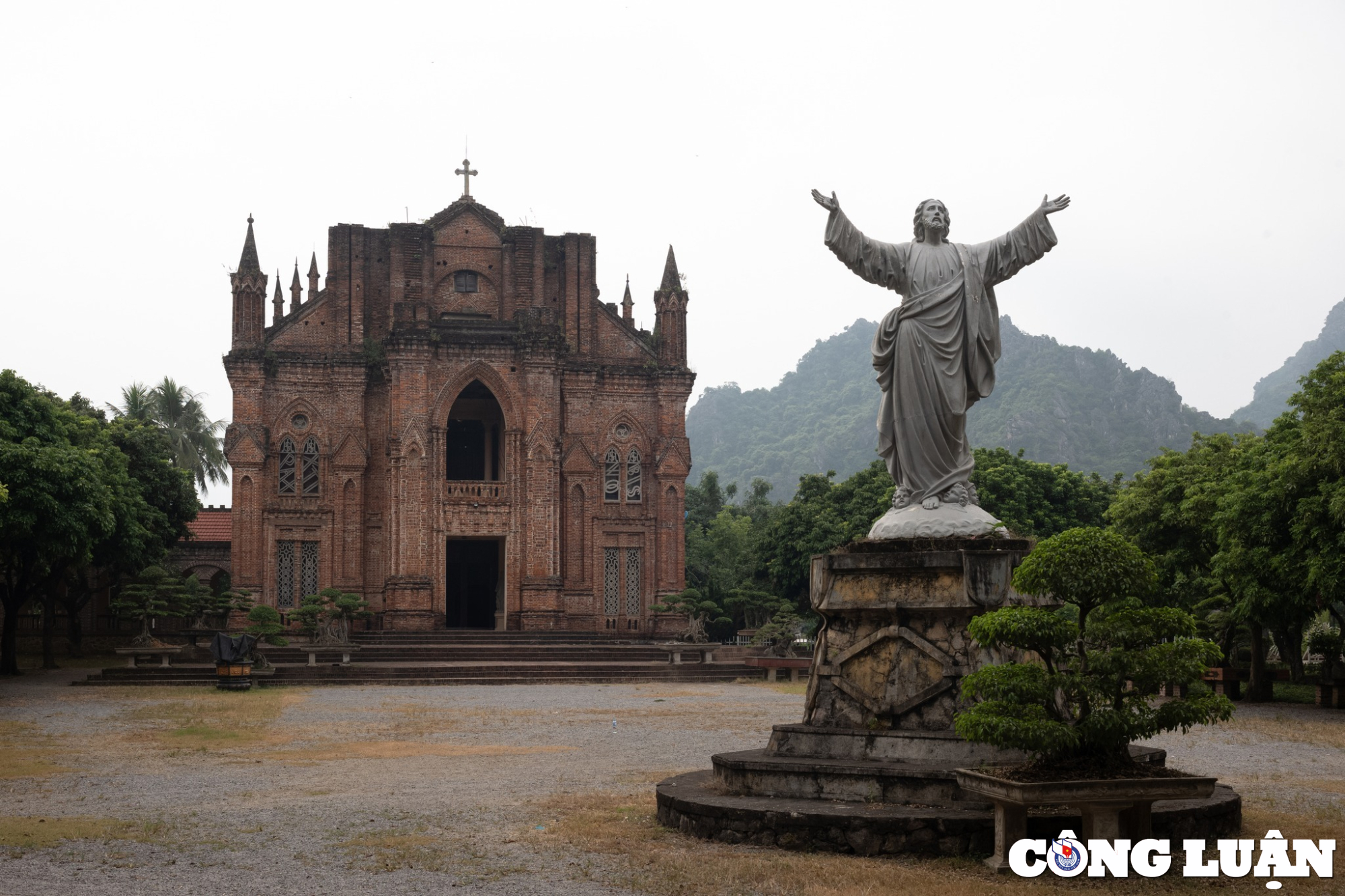 ve dep nhu thanh duong chau au cua dan vien chau son ninh binh hinh 1