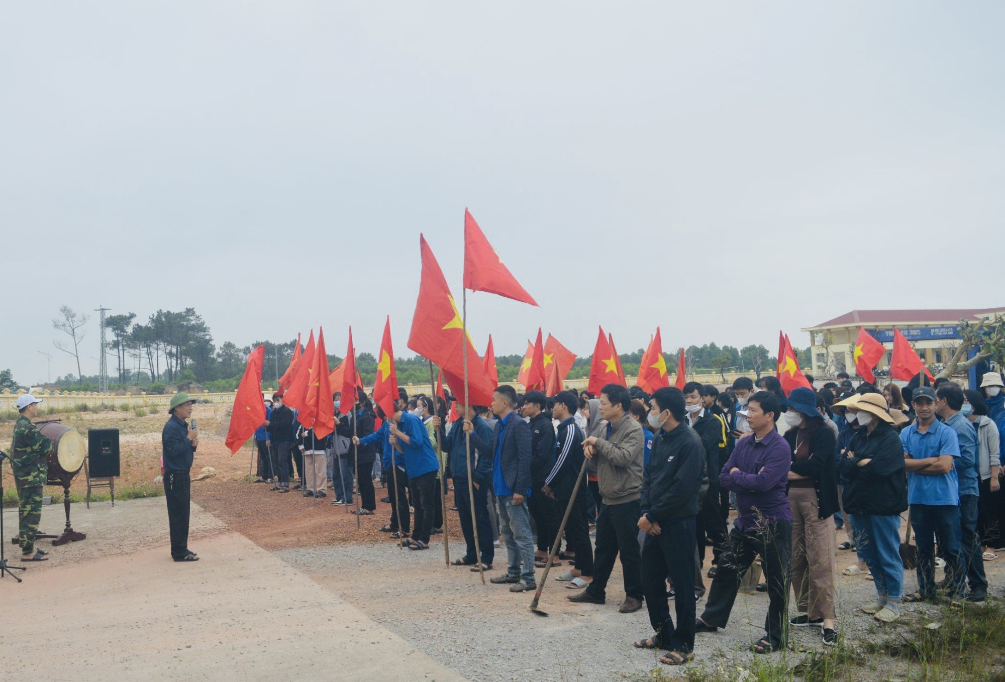 truong cao dang y te quang binh phat dong tet trong cay doi doi nho on bac ho xuan giap thin 2024 hinh 1