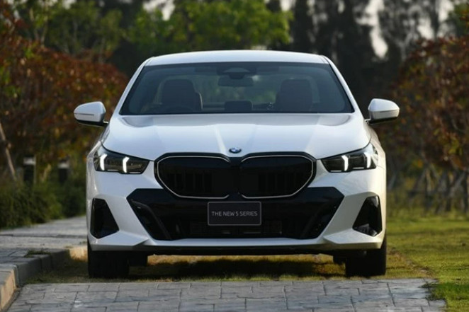 Chi tiết BMW 5-Series thế hệ mới vừa ra mắt