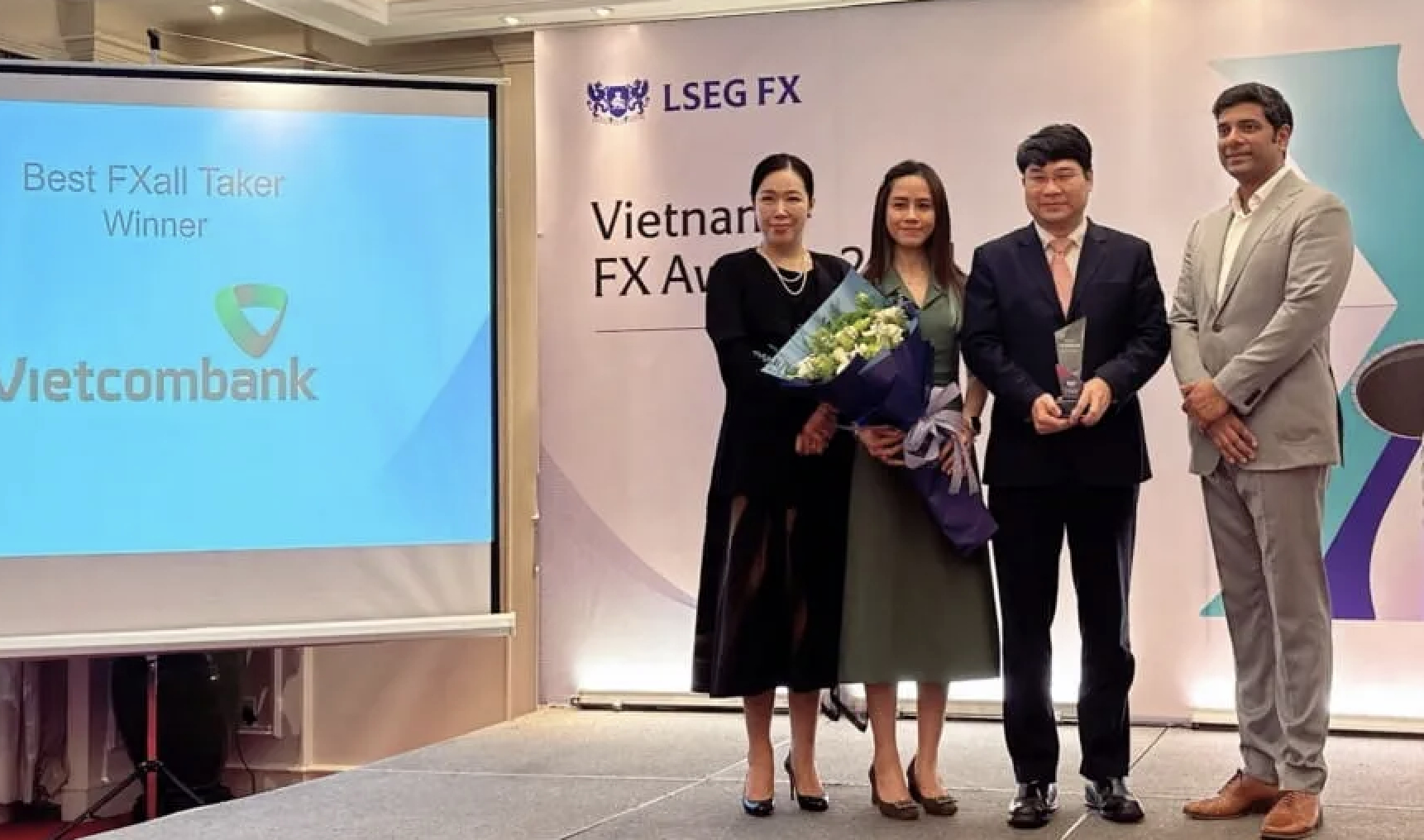 vietcombank nhan danh hieu best fxall taker tai le trao giai thuong lseg vietnam fx awards nam 2024 hinh 1