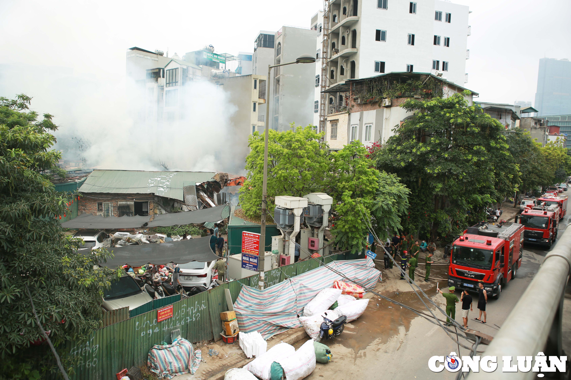 ha noi chay lon tai kho phe lieu gam cau vuot me tri hinh 3