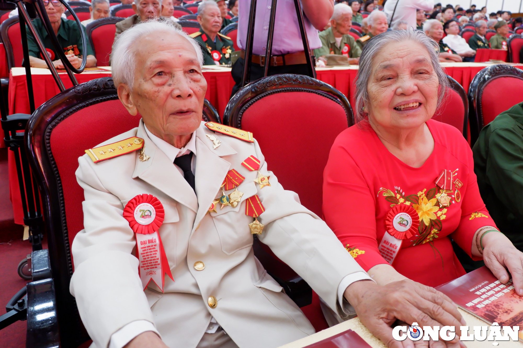 cap vo chong nen duyen tu chien dich dien bien phu hinh 1