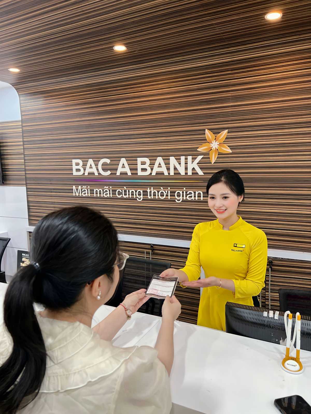 bac a bank duoc xep hang tin nhiem muc diem a voi trien vong xep hang on dinh hinh 3