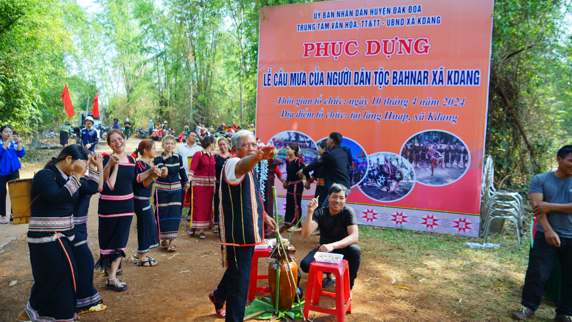 gia lai troi nang nhu do lua dan lang hnap to chuc le cau mua hinh 2