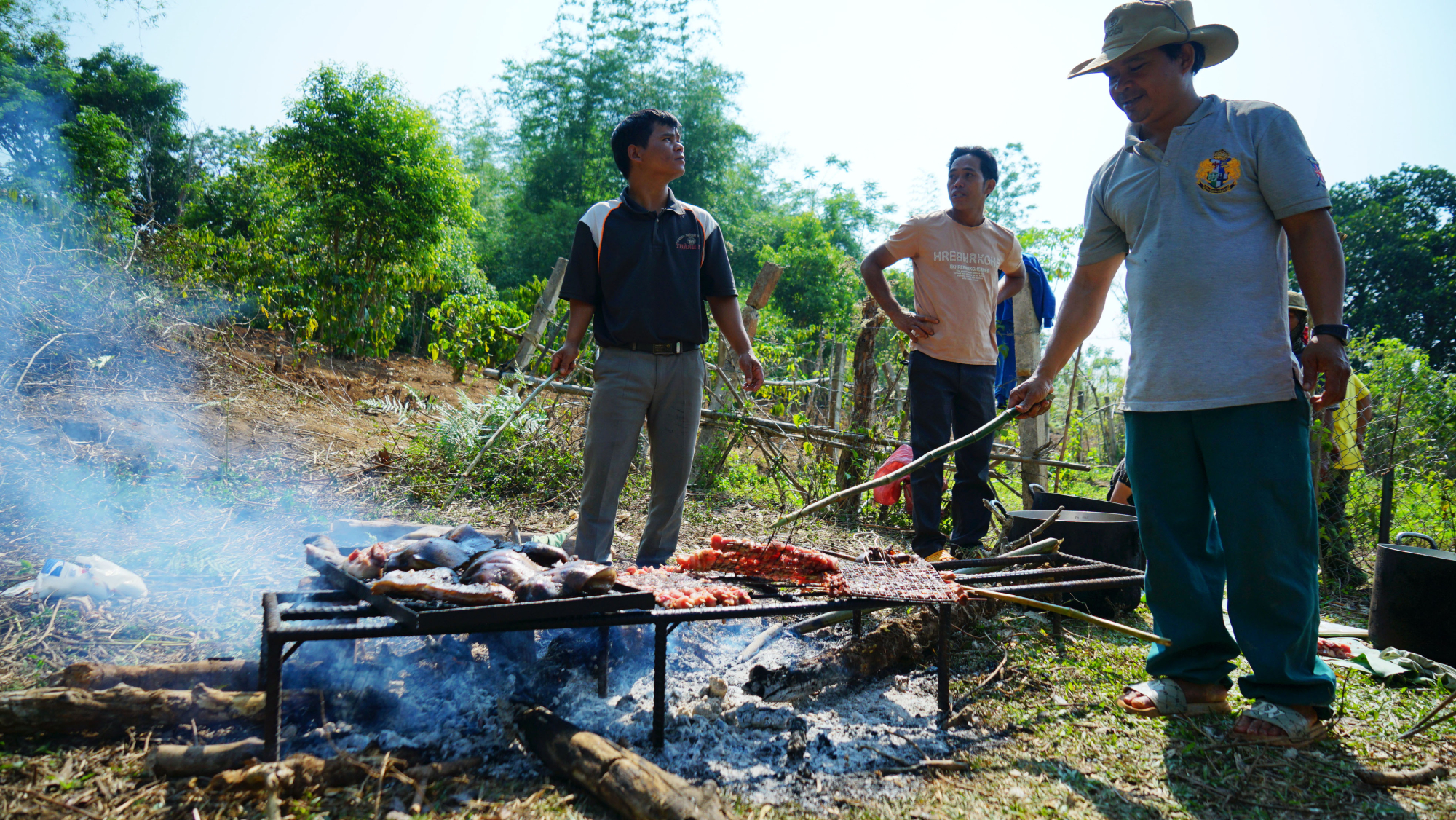 gia lai troi nang nhu do lua dan lang hnap to chuc le cau mua hinh 4