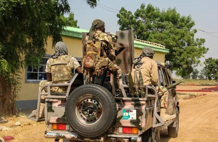 nga gui chuyen gia quan su va he thong phong khong toi niger hinh 1