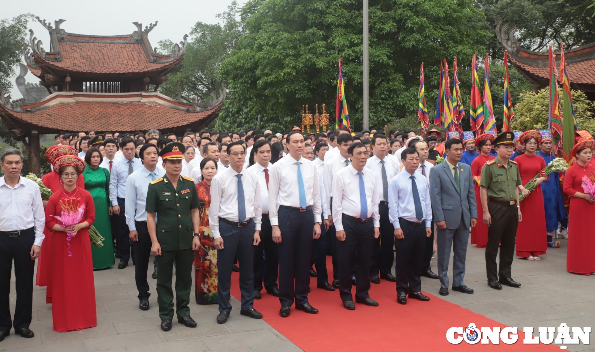 linh thieng ngay gio quoc to lac long quan tai phu tho hinh 2