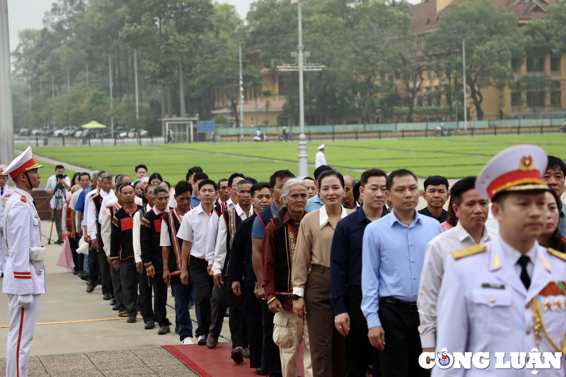 gia lang truong ban nghe nhan nguoi co uy tin dang huong bao cong chu tich ho chi minh hinh 5