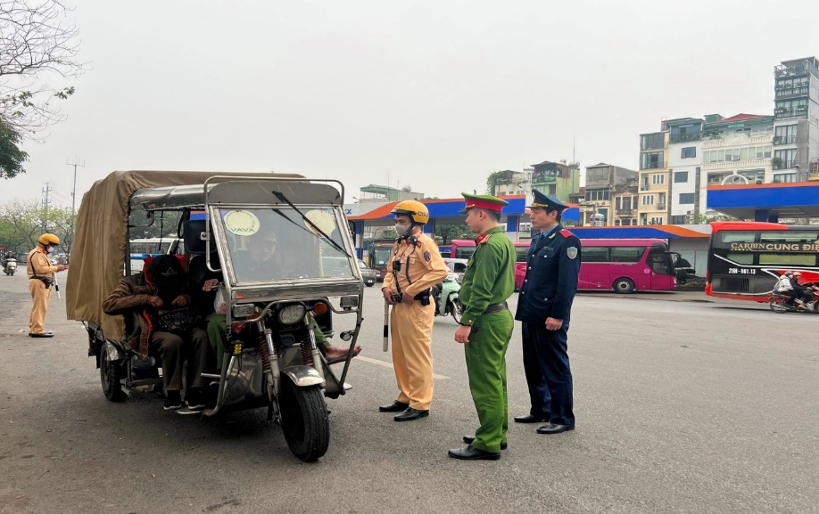 ha noi lap 5 to cong tac dac biet xu ly vi pham giao thong hinh 1