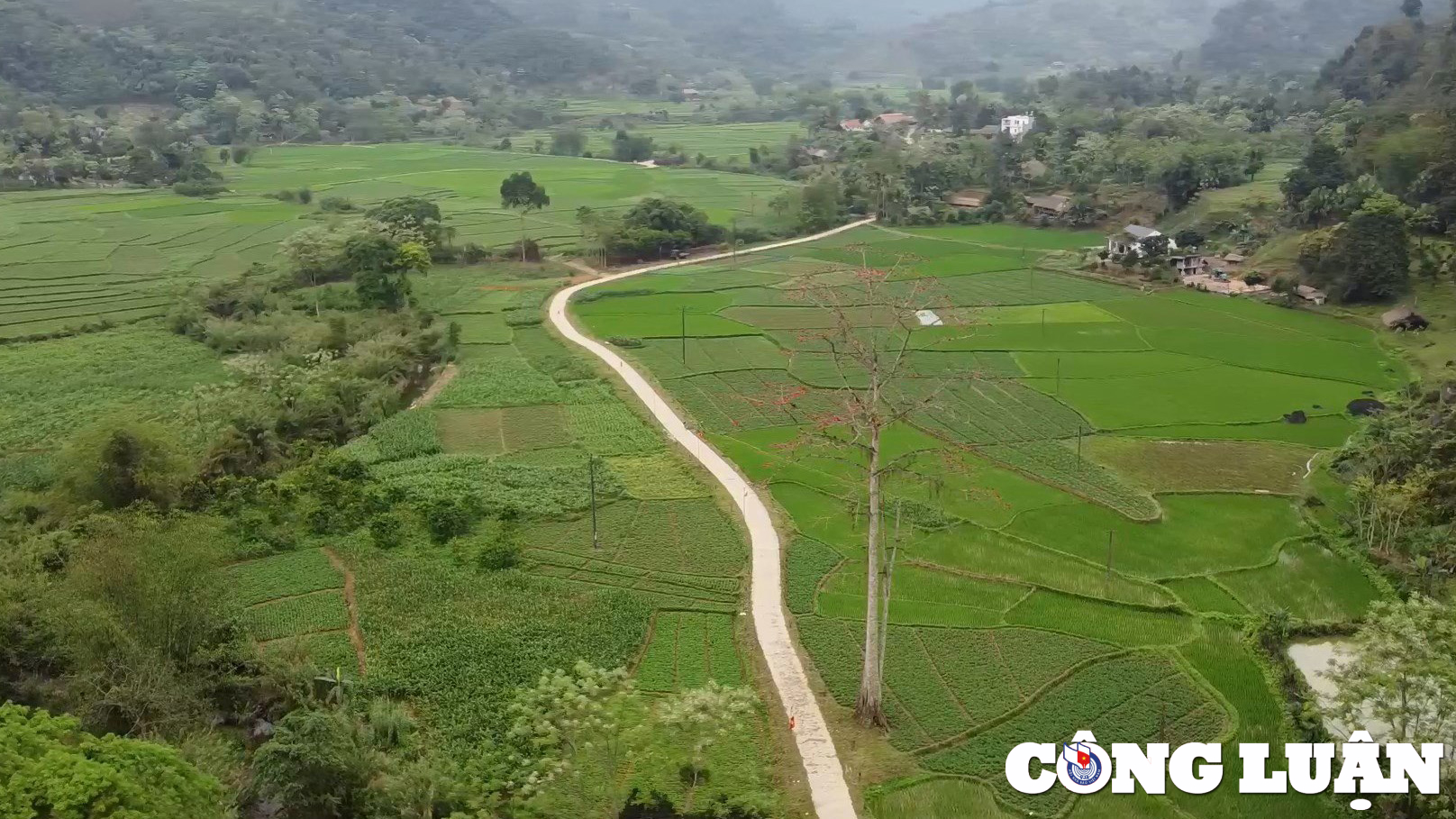 non la hai me cua nguoi tay o ha giang  khong chi la vat che mua nang hinh 1