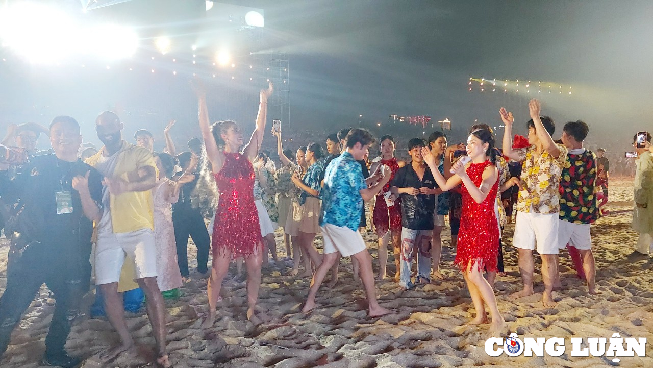 quang ninh net moi dac sac trong le hoi carnaval ha long 2024 hinh 18