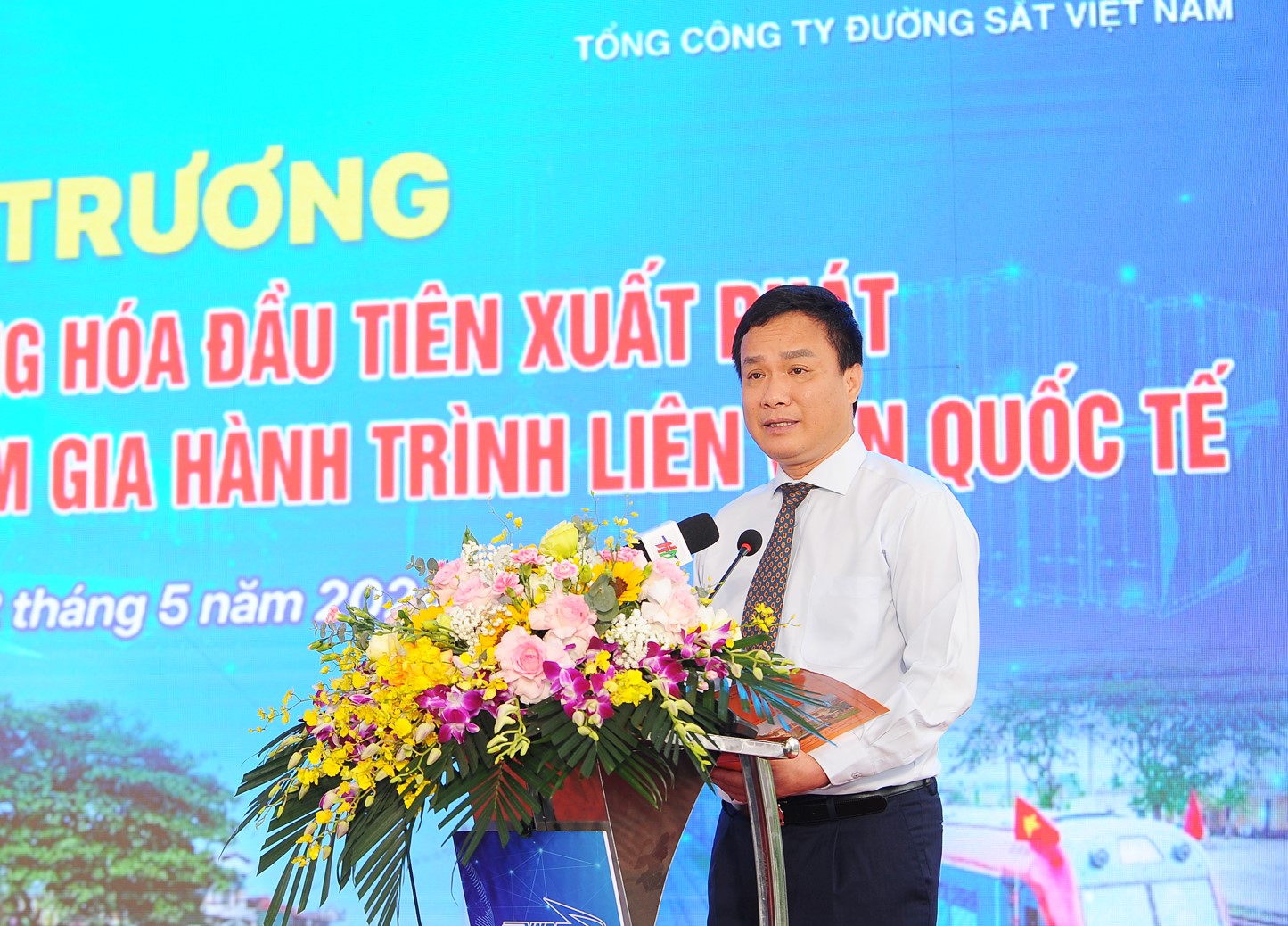 tau van chuyen hang hoa tu ga cao xa tham gia hanh trinh lien van quoc te hinh 3