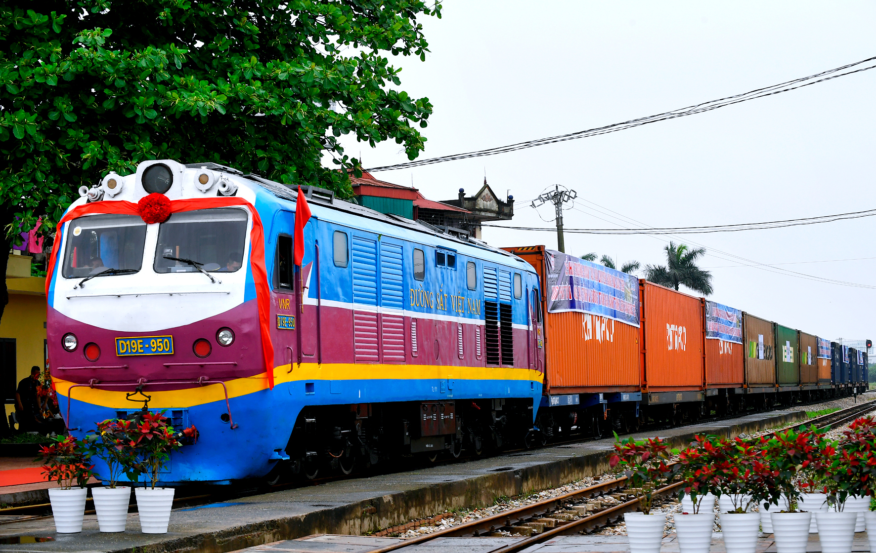 tau van chuyen hang hoa tu ga cao xa tham gia hanh trinh lien van quoc te hinh 1