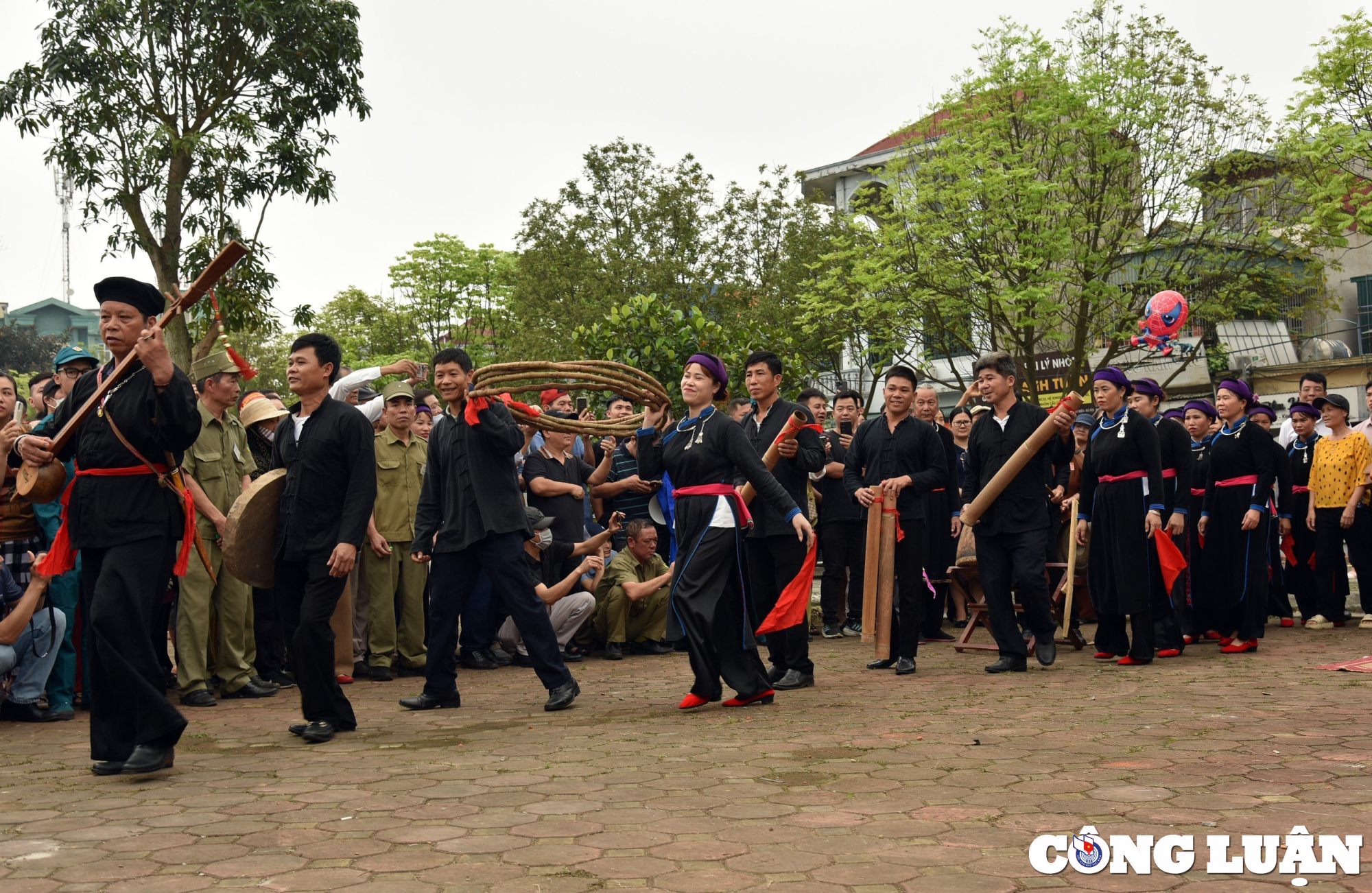 nghi le keo co doc dao cua nguoi tay bac ha hinh 1