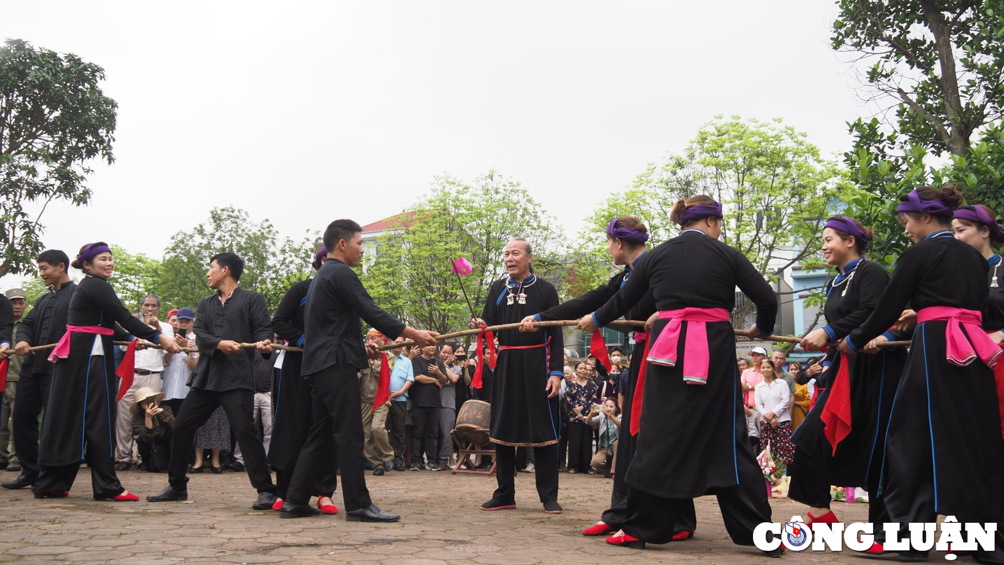 nghi le keo co doc dao cua nguoi tay bac ha hinh 8