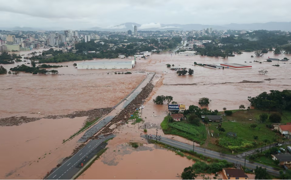 lu lut bien duong thanh song o brazil hang tram nguoi thiet mang va mat tich hinh 2