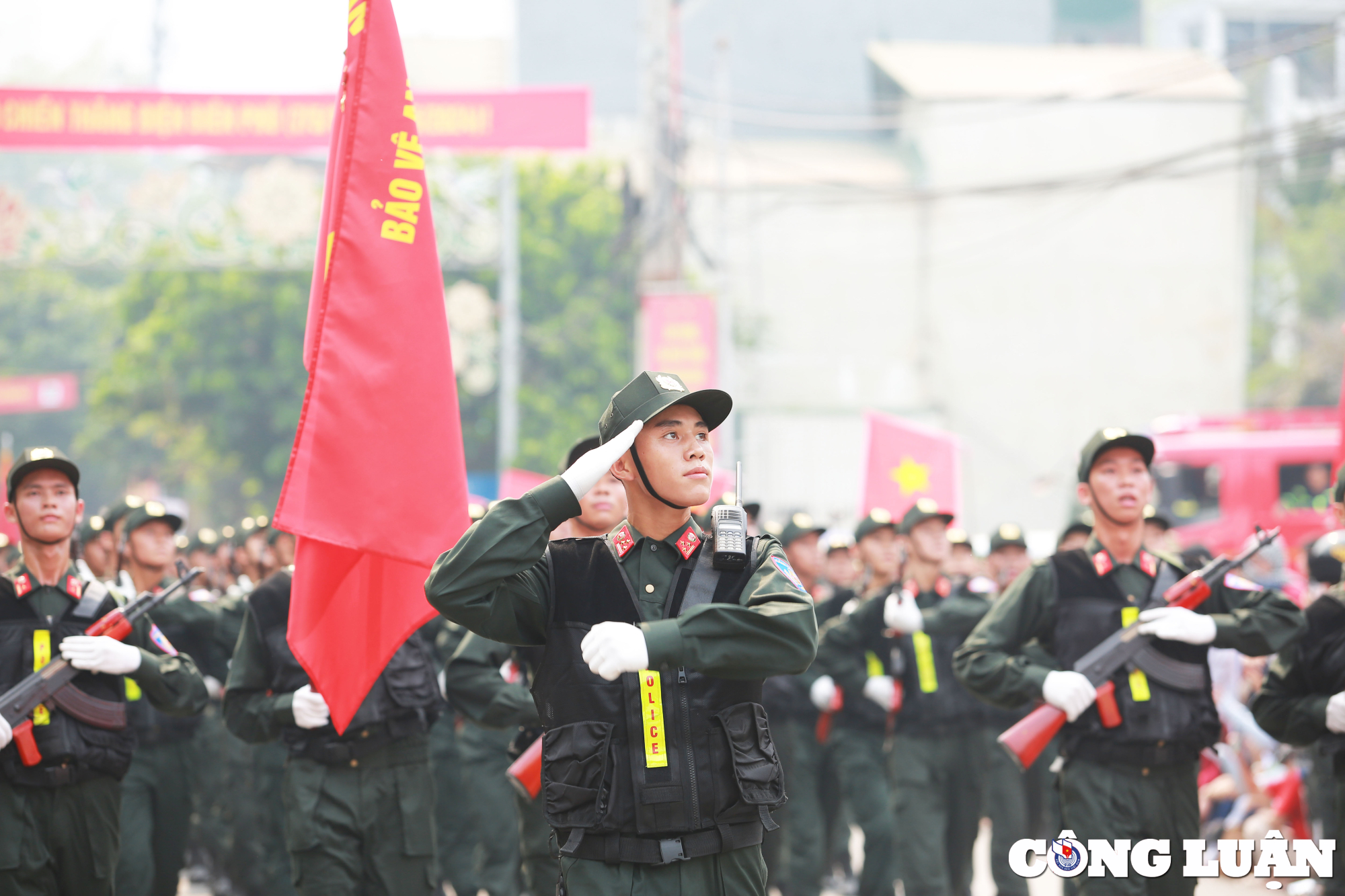 cac bong hong canh sat dac nhiem dieu binh ky niem chien thang dien bien phu hinh 16