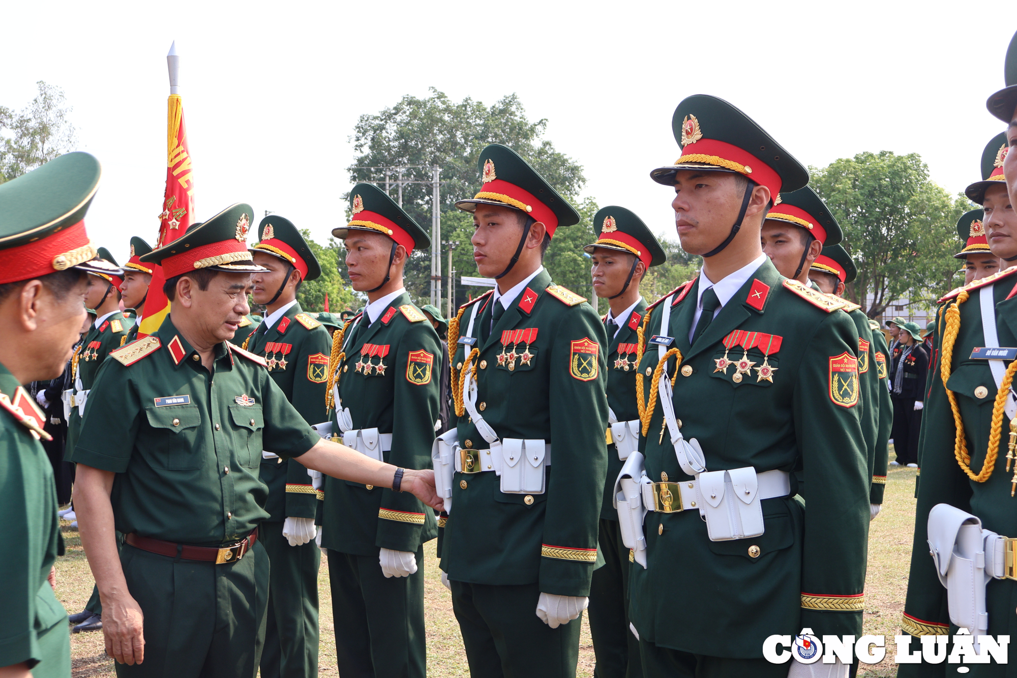 dai tuong phan van giang tham dong vien can bo chien si tham gia dieu binh dieu hanh tai dien bien hinh 1