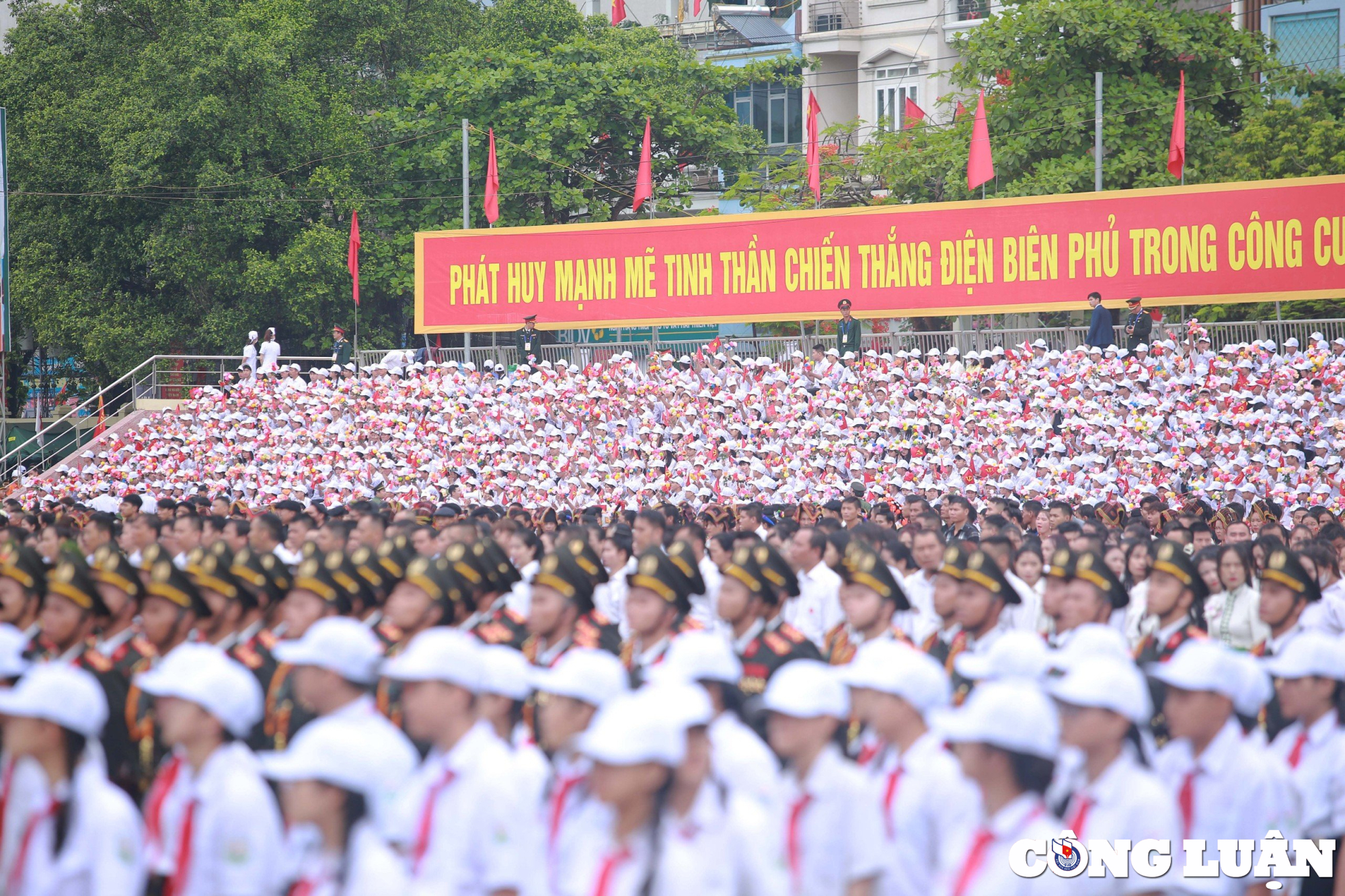 nhung hinh anh an tuong tai le dieu binh dieu hanh ky niem 70 nam chien thang dien bien phu hinh 12