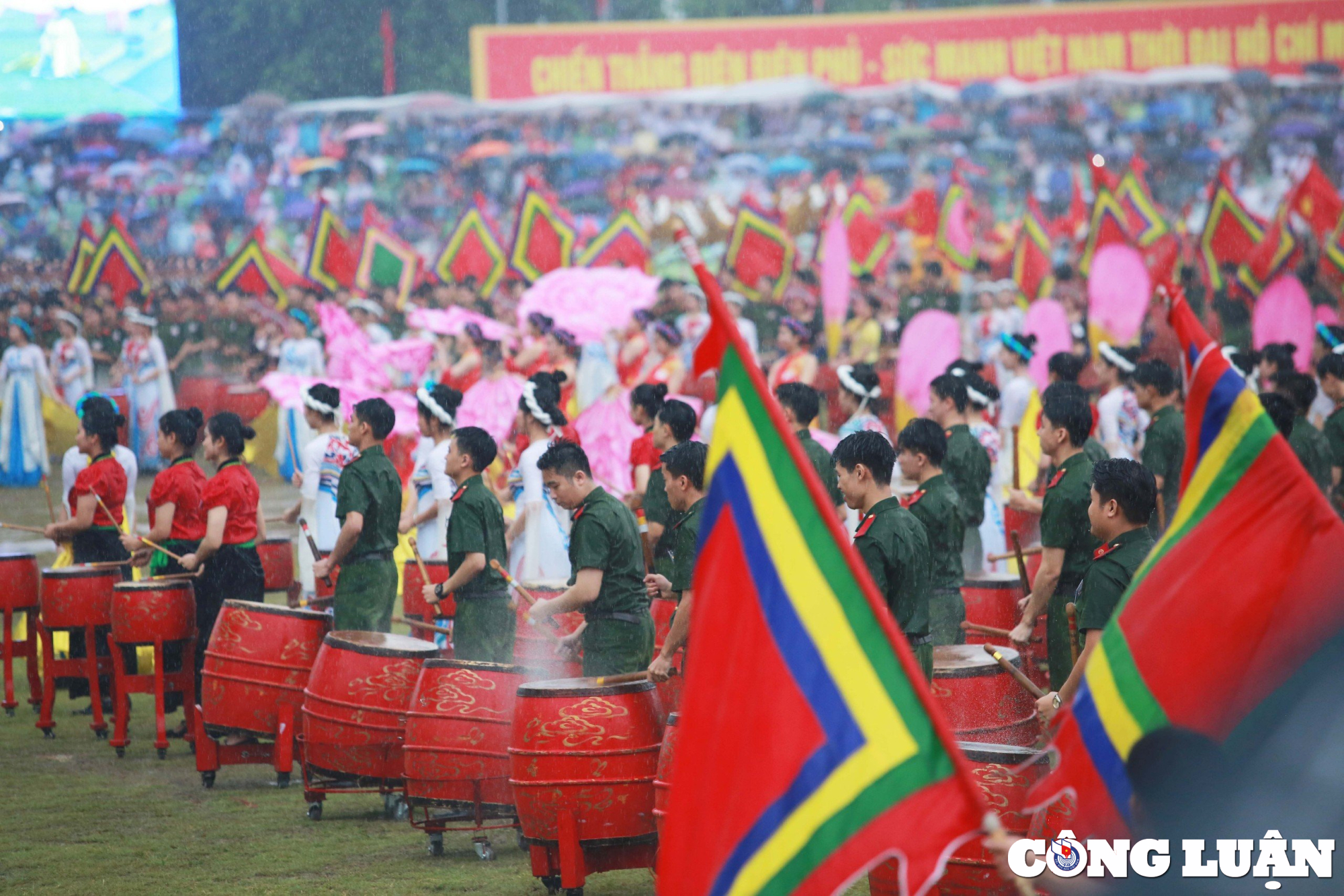 nhung hinh anh an tuong tai le dieu binh dieu hanh ky niem 70 nam chien thang dien bien phu hinh 10