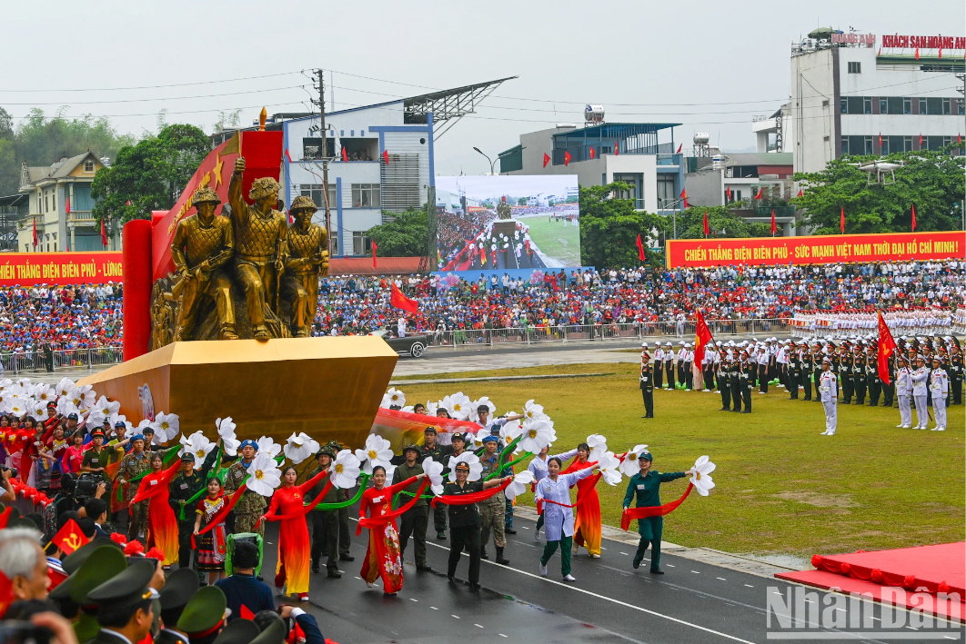 tan tam tan luc viet tiep ky tich dien bien phu hinh 1