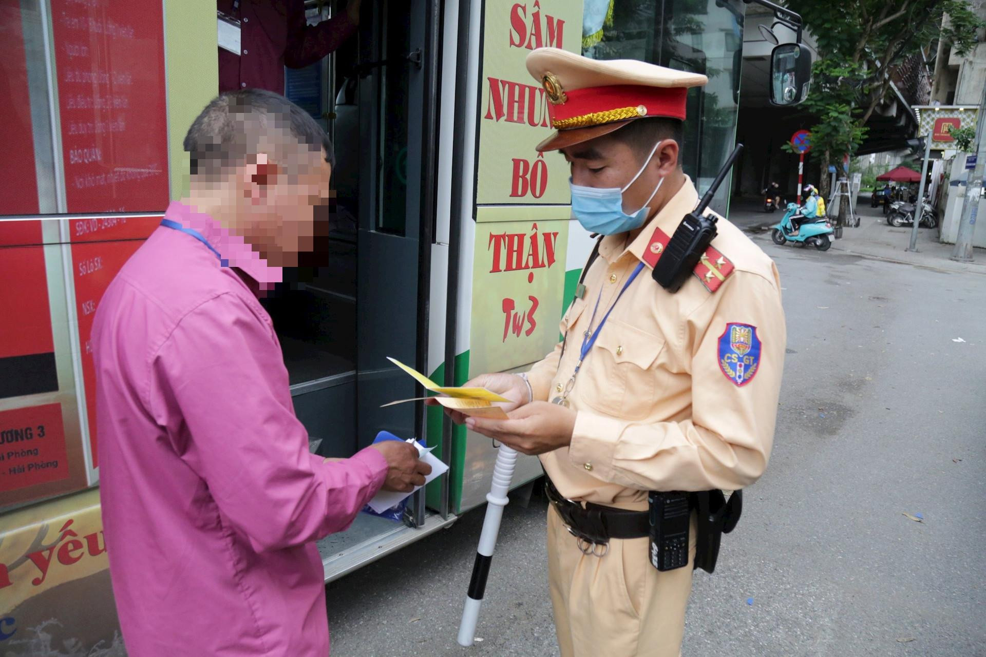 ha noi xu ly nghiem xe buyt don tra khach khong dung quy dinh lang lach hinh 1