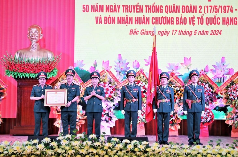 dai tuong phan van giang du le ky niem 50 nam ngay truyen thong quan doan 2 hinh 2