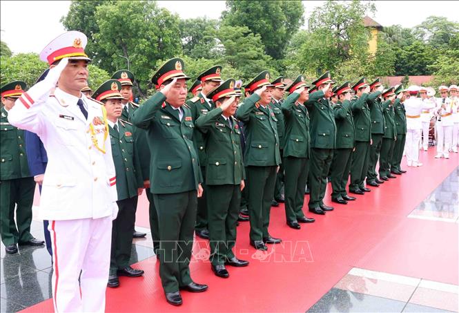 lanh dao dang nha nuoc vao lang vieng chu tich ho chi minh hinh 4