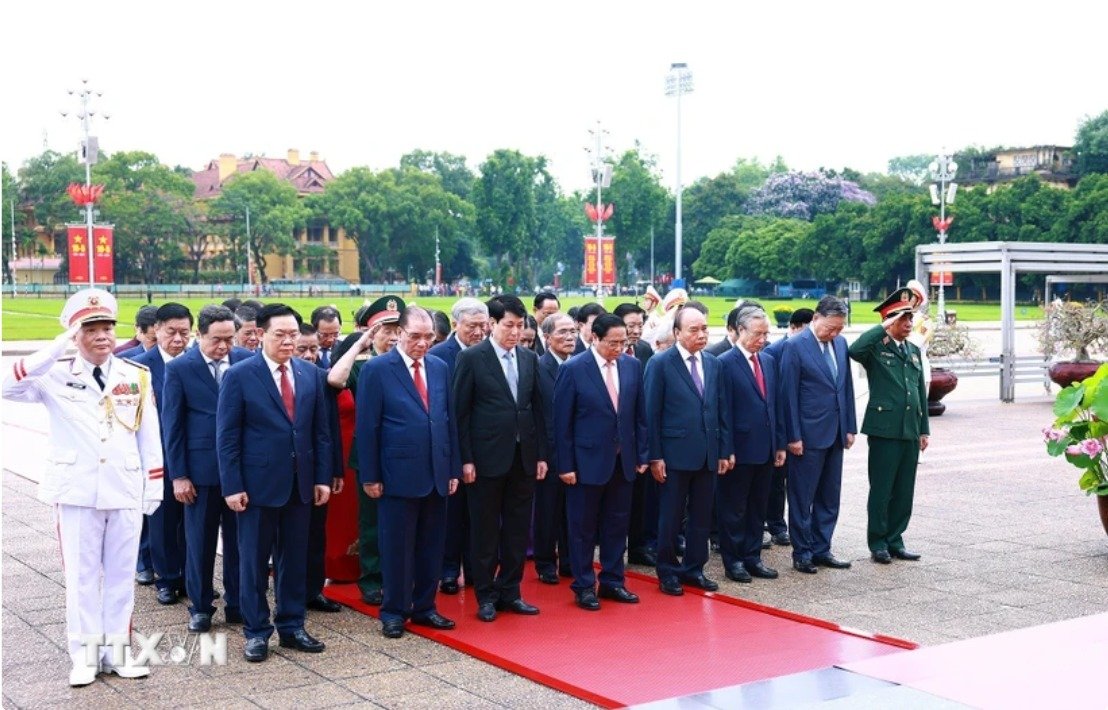 lanh dao dang nha nuoc vao lang vieng chu tich ho chi minh hinh 2