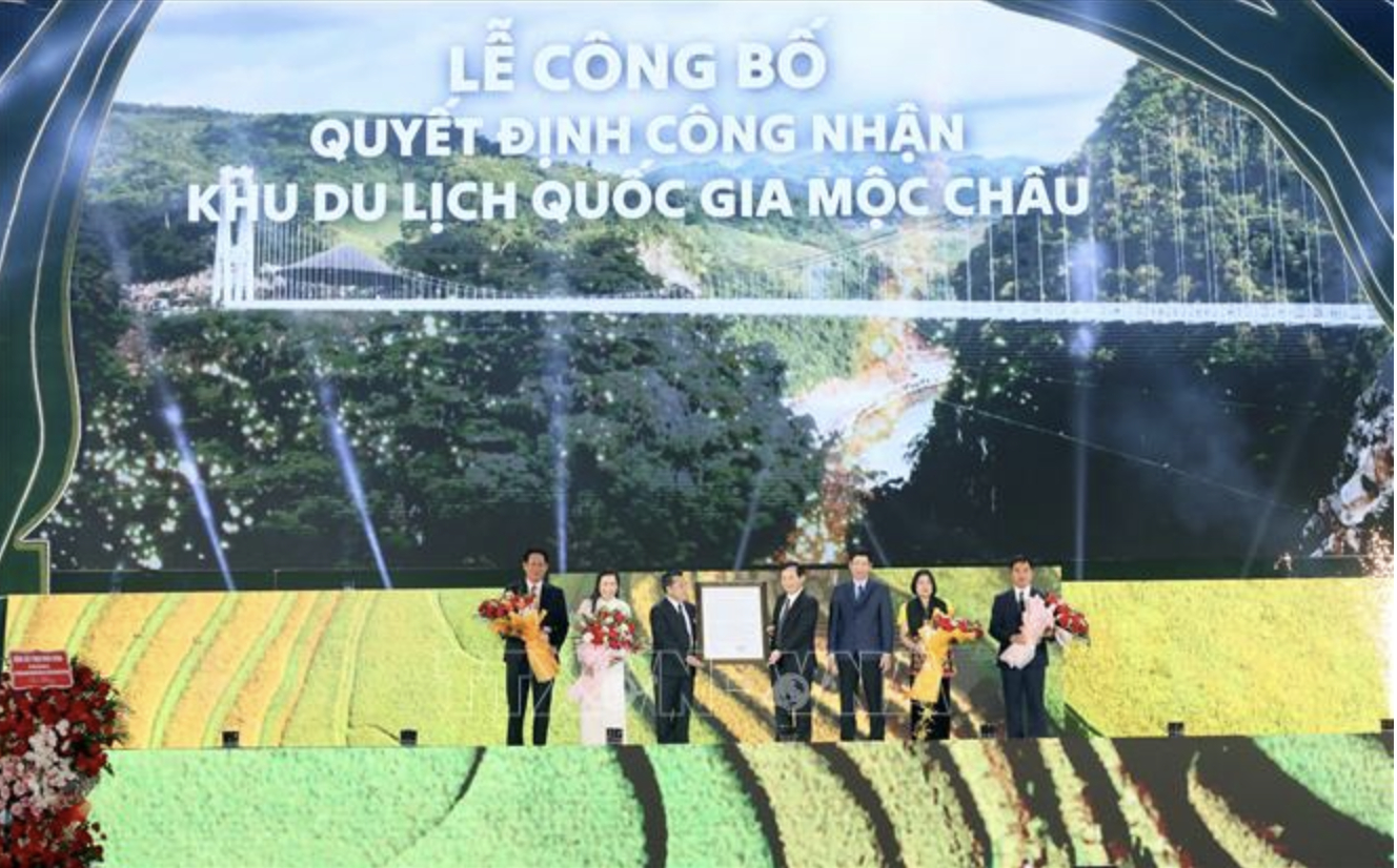 cong bo quyet dinh cong nhan khu du lich quoc gia moc chau hinh 1