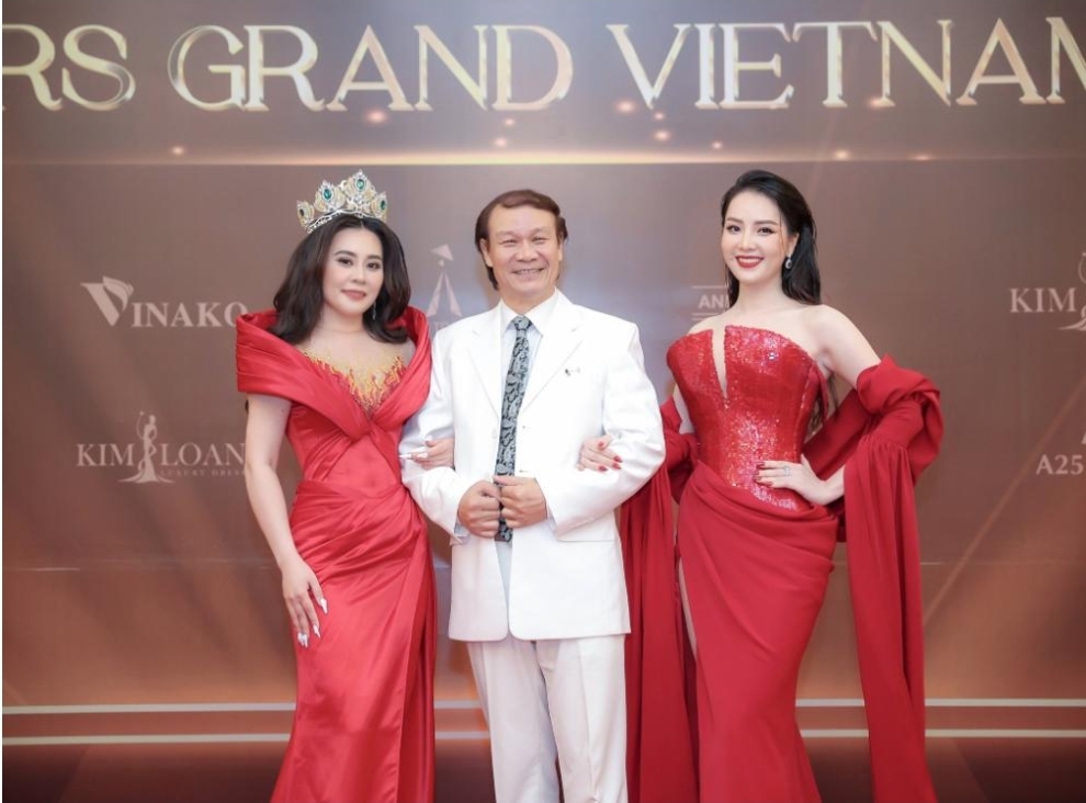 miss grand international phan kim oanh va dan hoa a hau long lay ngoi ghe nong mrs grand vietnam 2024 hinh 11