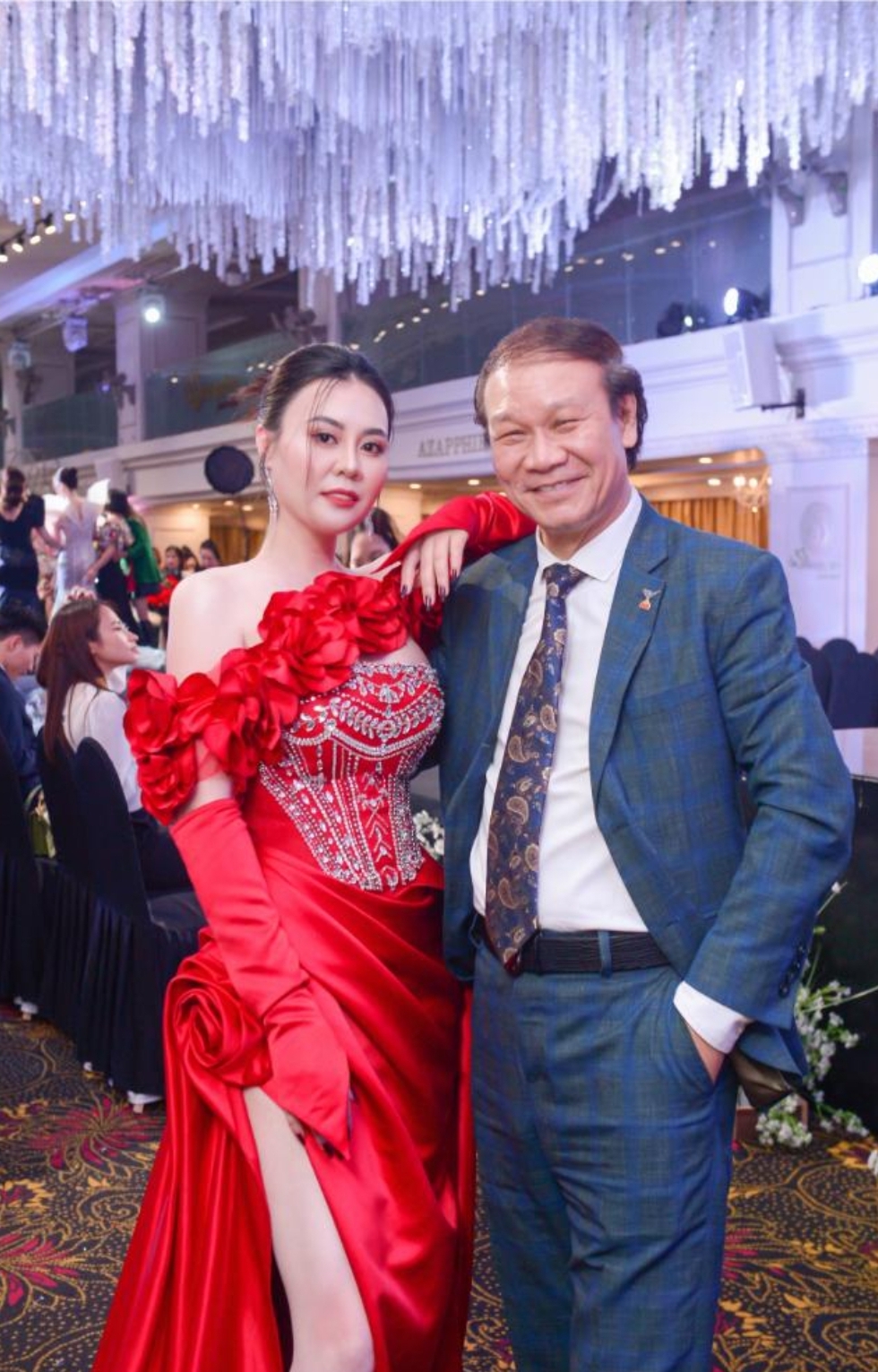 miss grand international phan kim oanh va dan hoa a hau long lay ngoi ghe nong mrs grand vietnam 2024 hinh 6