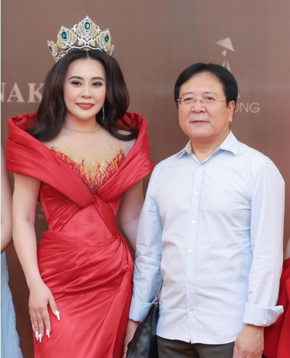 miss grand international phan kim oanh va dan hoa a hau long lay ngoi ghe nong mrs grand vietnam 2024 hinh 5