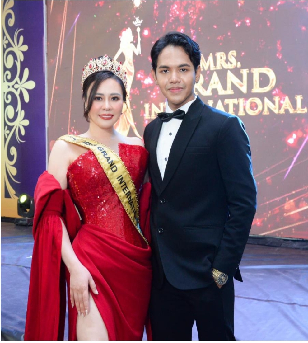 miss grand international phan kim oanh va dan hoa a hau long lay ngoi ghe nong mrs grand vietnam 2024 hinh 4