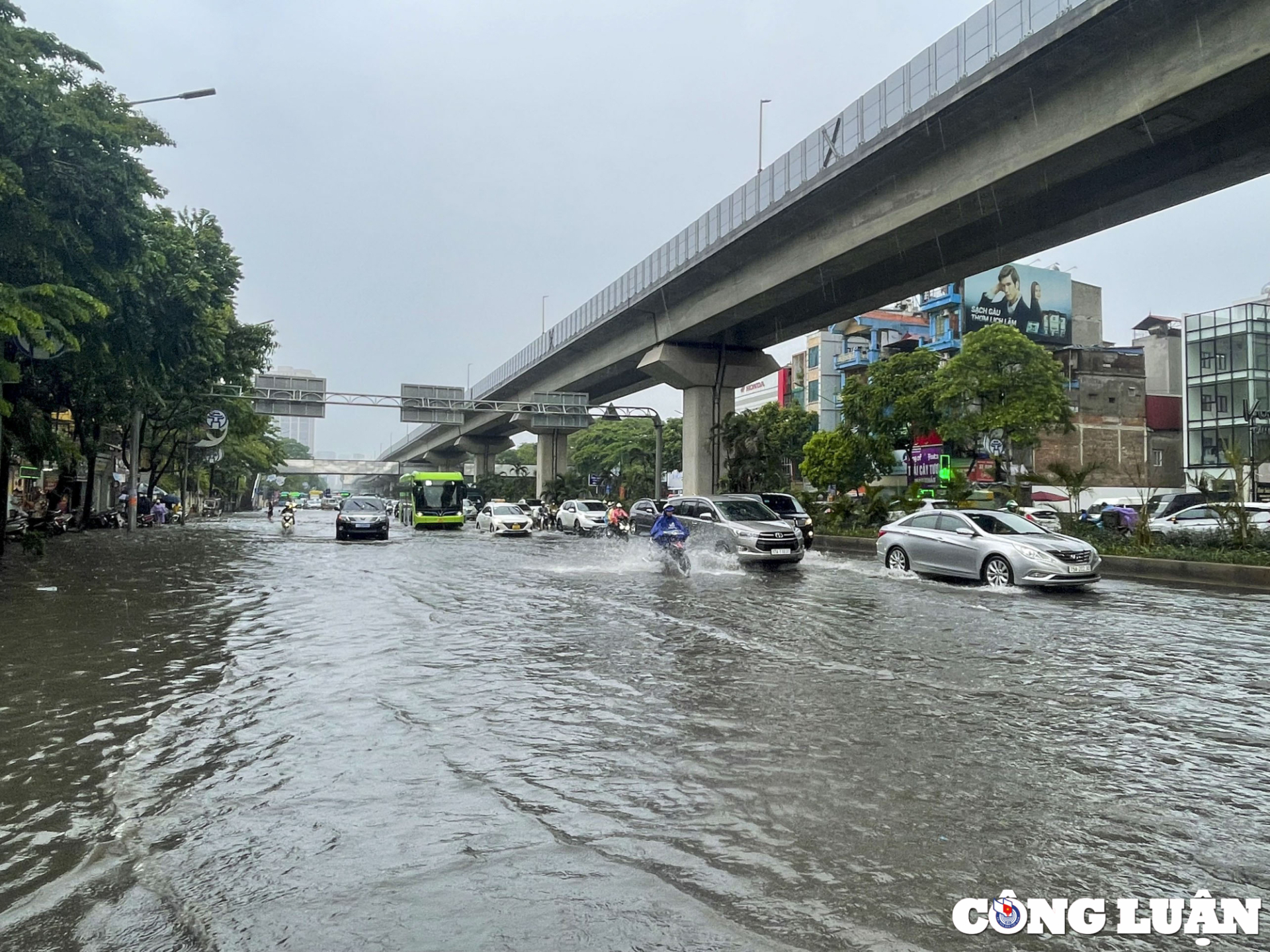 bao dong tinh trang cu mua lon la ngap tai do thi hinh 1