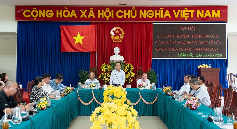 de xuat khong thu phi le hoi via ba chua xu nui sam nam 2024 hinh 1