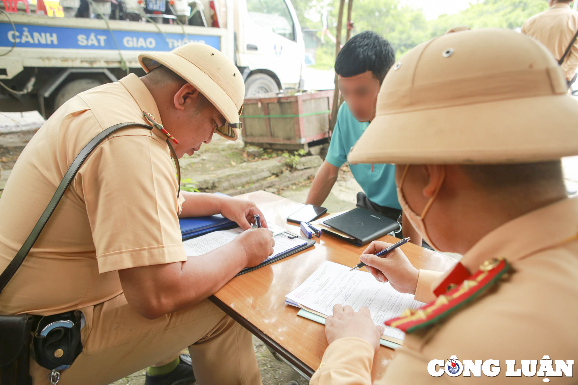 ha noi hang loat truong hop vi pham toc do tren quoc lo 32 hinh 4