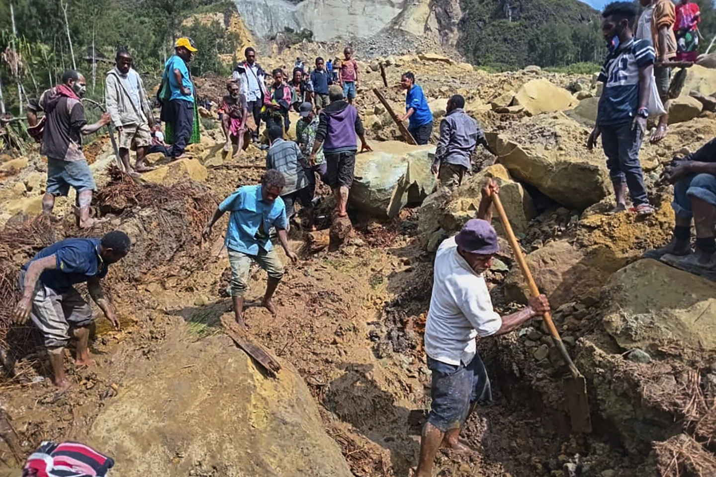 lo dat o papua new guinea hon 2000 nguoi bi chon vui keu goi cong dong quoc te giup do hinh 1