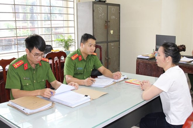 bat doi tuong loi keo hon 800 nguoi choi ho roi lua dao chiem doat tien hinh 1