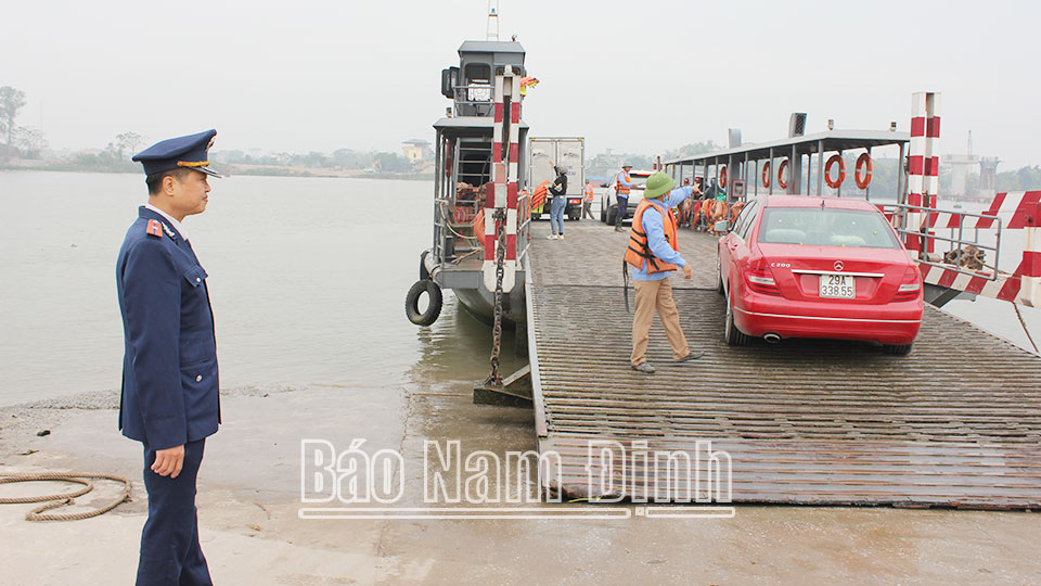 nam dinh dam bao trat tu an toan giao thong duong thuy mua mua bao hinh 1