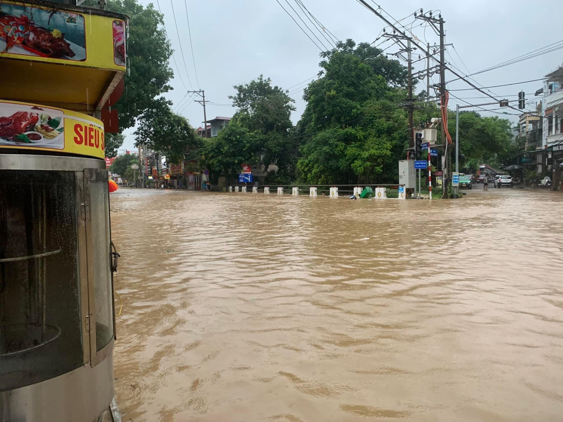 nuoc lu o song gam len tren bao dong 3 nhieu noi tai ha giang chim trong bien nuoc hinh 2